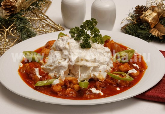 menu Harcsapaprikás túrós csuszával 